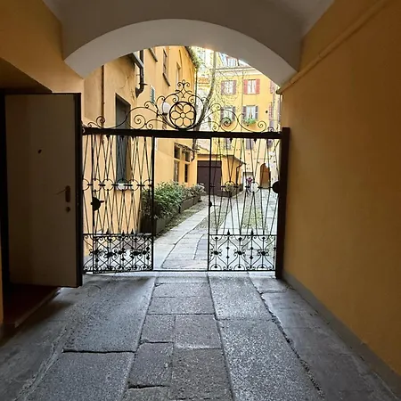 Attico Nel Cuore Della Movida Milanese بيت للعطل
